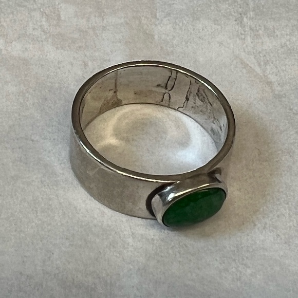 Burmese Jade Ring - Picture 5 of 15
